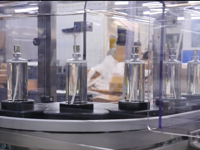 液体灌装机厂家：：选择与相助的要害要素